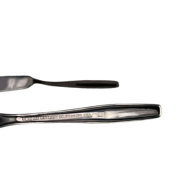 Rogers IS Stainless INS185 Sugar Shell Spoon & Flat Handle Master Butter Knife - Picture 8 of 8